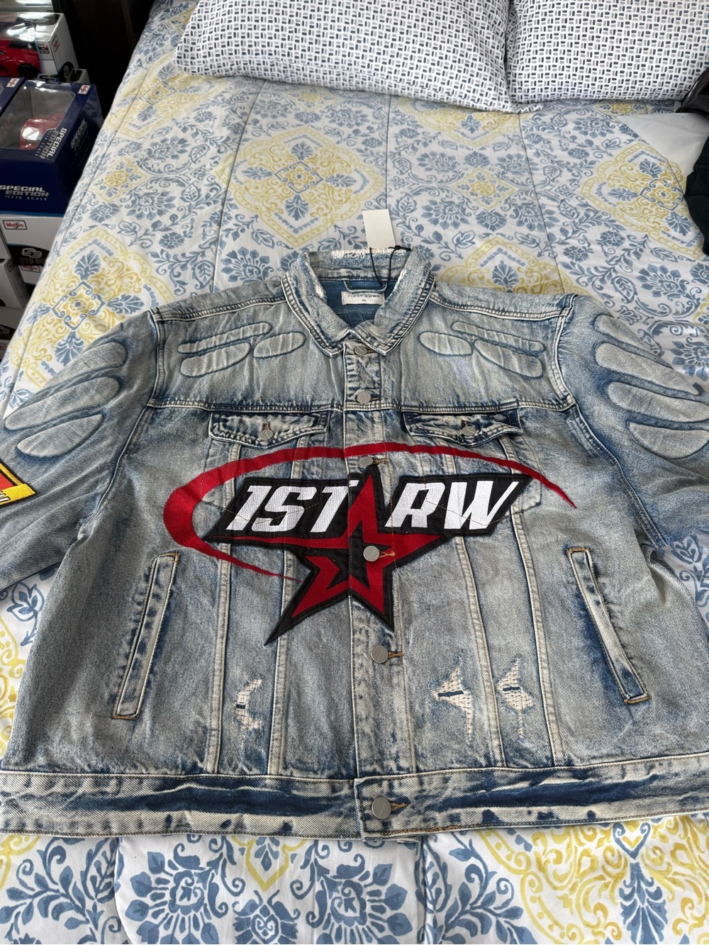Firs Row Men’s Vintage-Style Distressed Denim Jacket